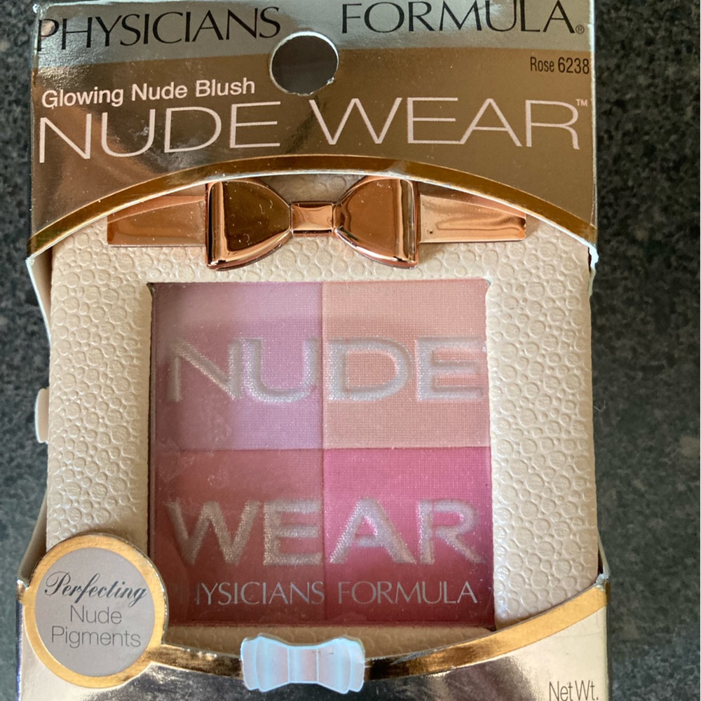 Physicians Formula nude wear glowing blush